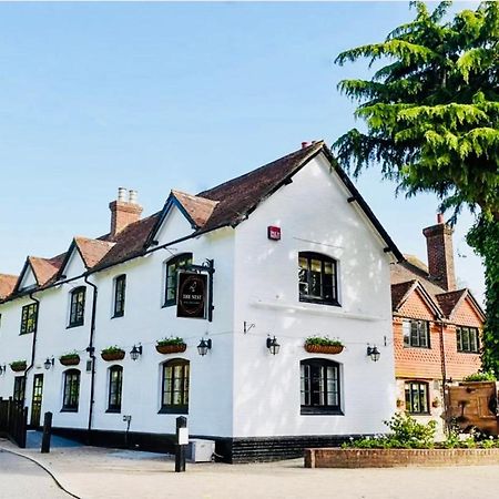 The Nest Hotel & Restaurant Petersfield Exterior photo